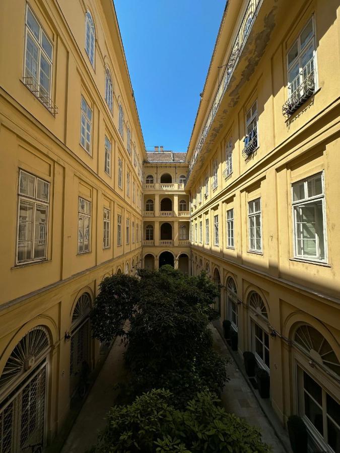 Апартаменты Old Town Apart Будапешт Экстерьер фото
